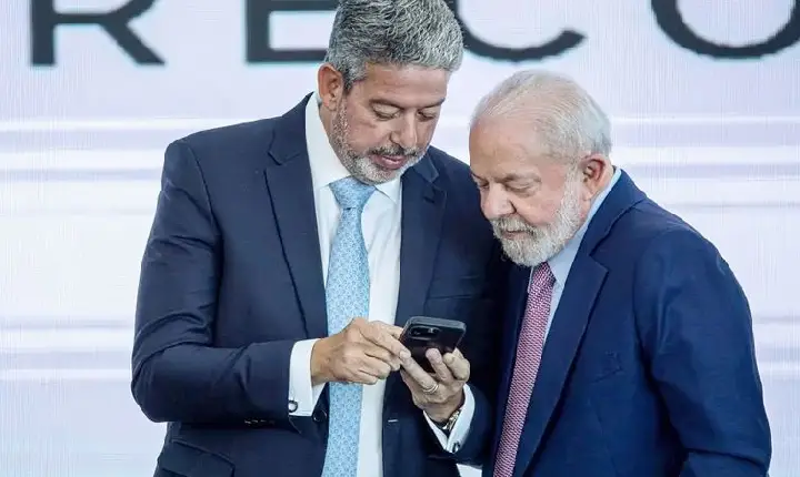 Lira e Lula se reúnem no Alvorada em meio a bloqueio de emendas