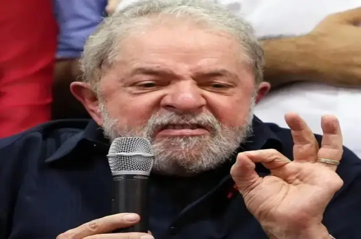 Lula: “Construir leva décadas, destruir basta um aloprado ganhar eleição”