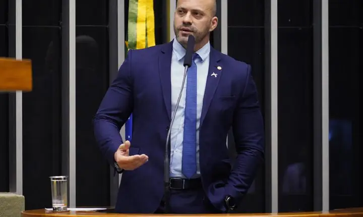 Moraes diz que Daniel Silveira usou ida ao hospital como álibi