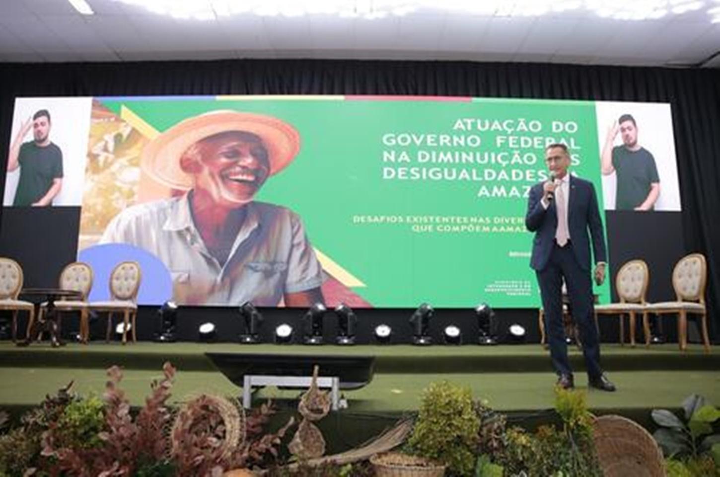 Em congresso, ministro Waldez Góes ressalta projetos voltados para o desenvolvimento da Amazônia