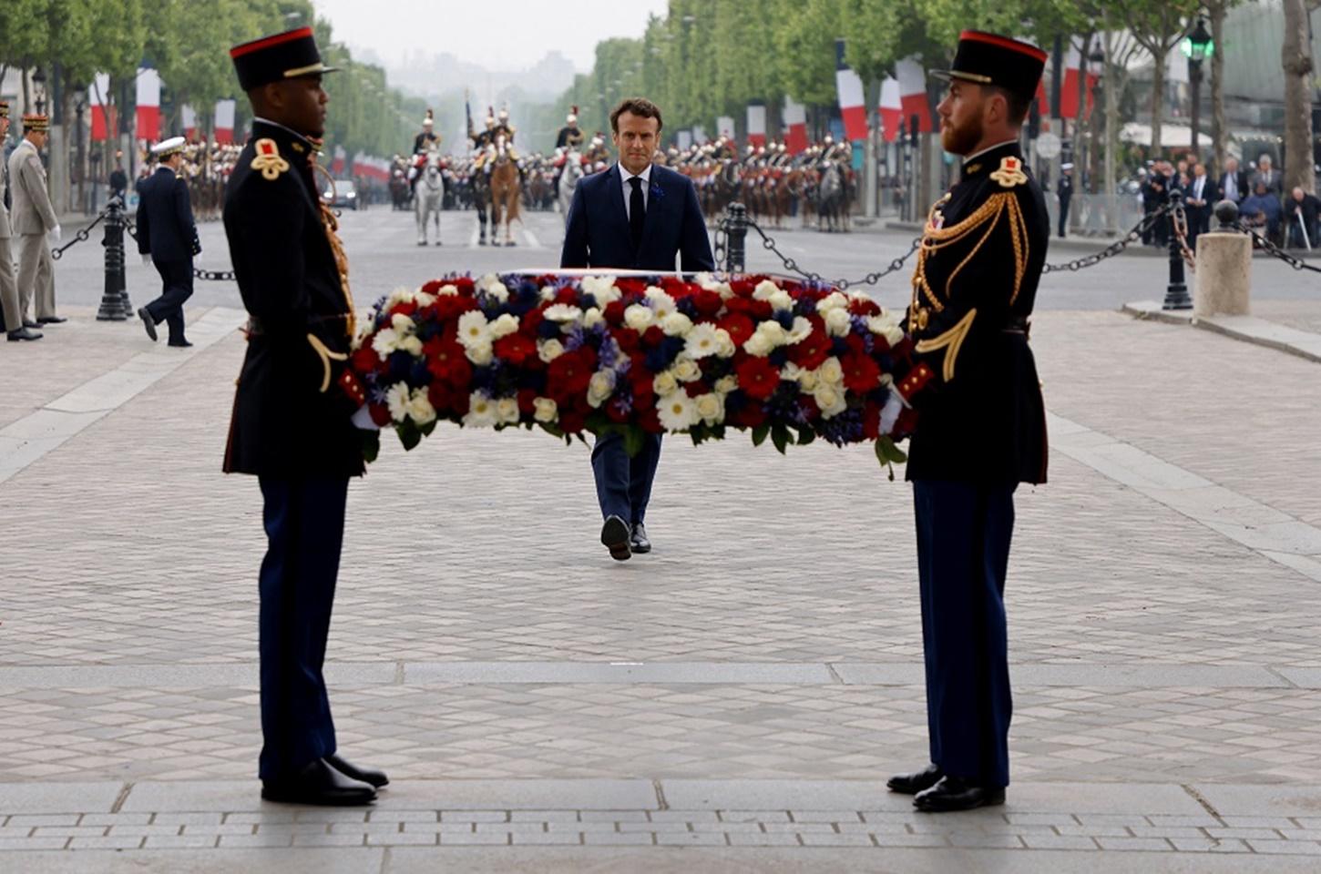 Paris comemora 80 anos da libertação do nazismo e homenageia apoio de republicanos espanhóis