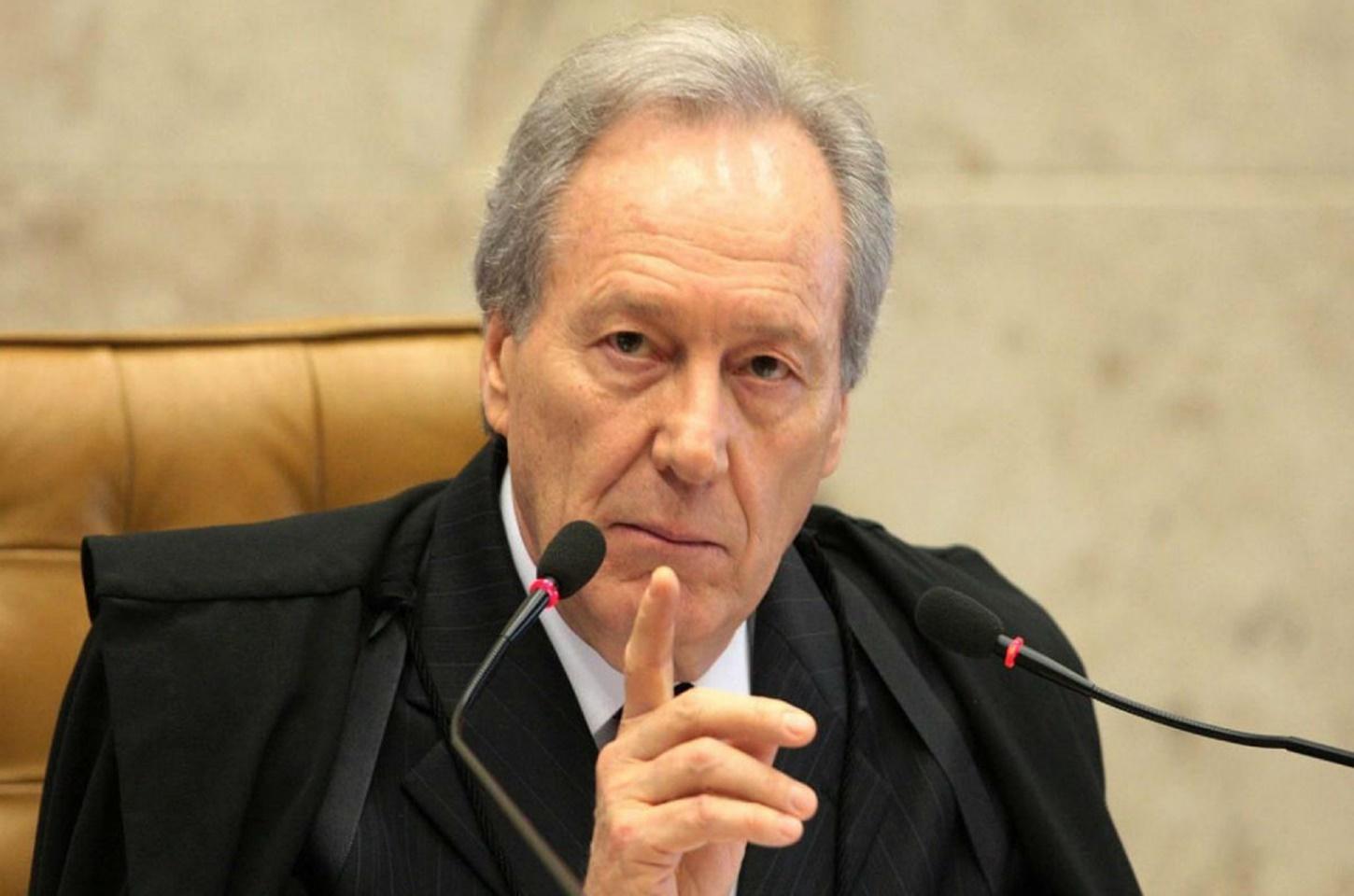 Barrar ministros do STF nos EUA é intolerável, afirma Lewandowski