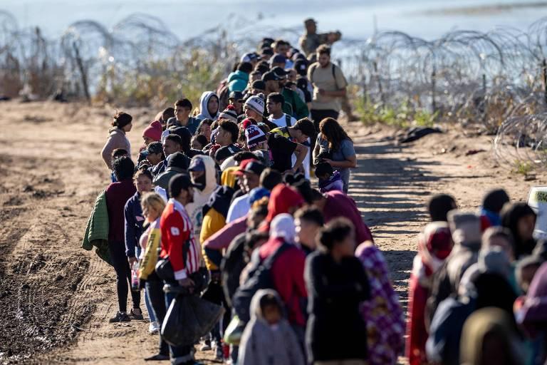 Ex-chefe da Patrulha da Fronteira diz que governo Biden o fez esconder informações sobre migrantes com laços terroristas