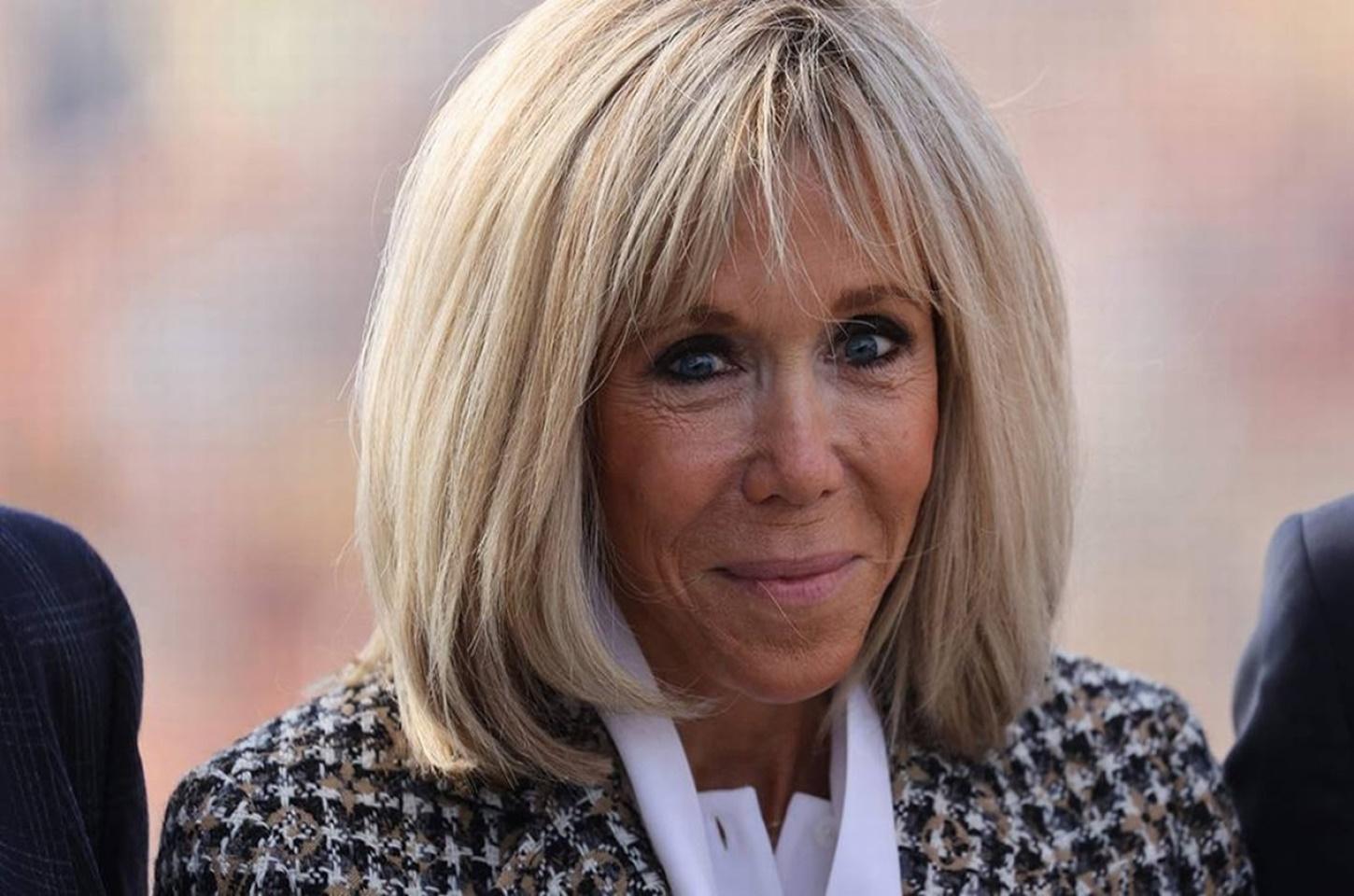 Justiça francesa condena autoras de rumores de que primeira-dama Brigitte Macron seria mulher trans