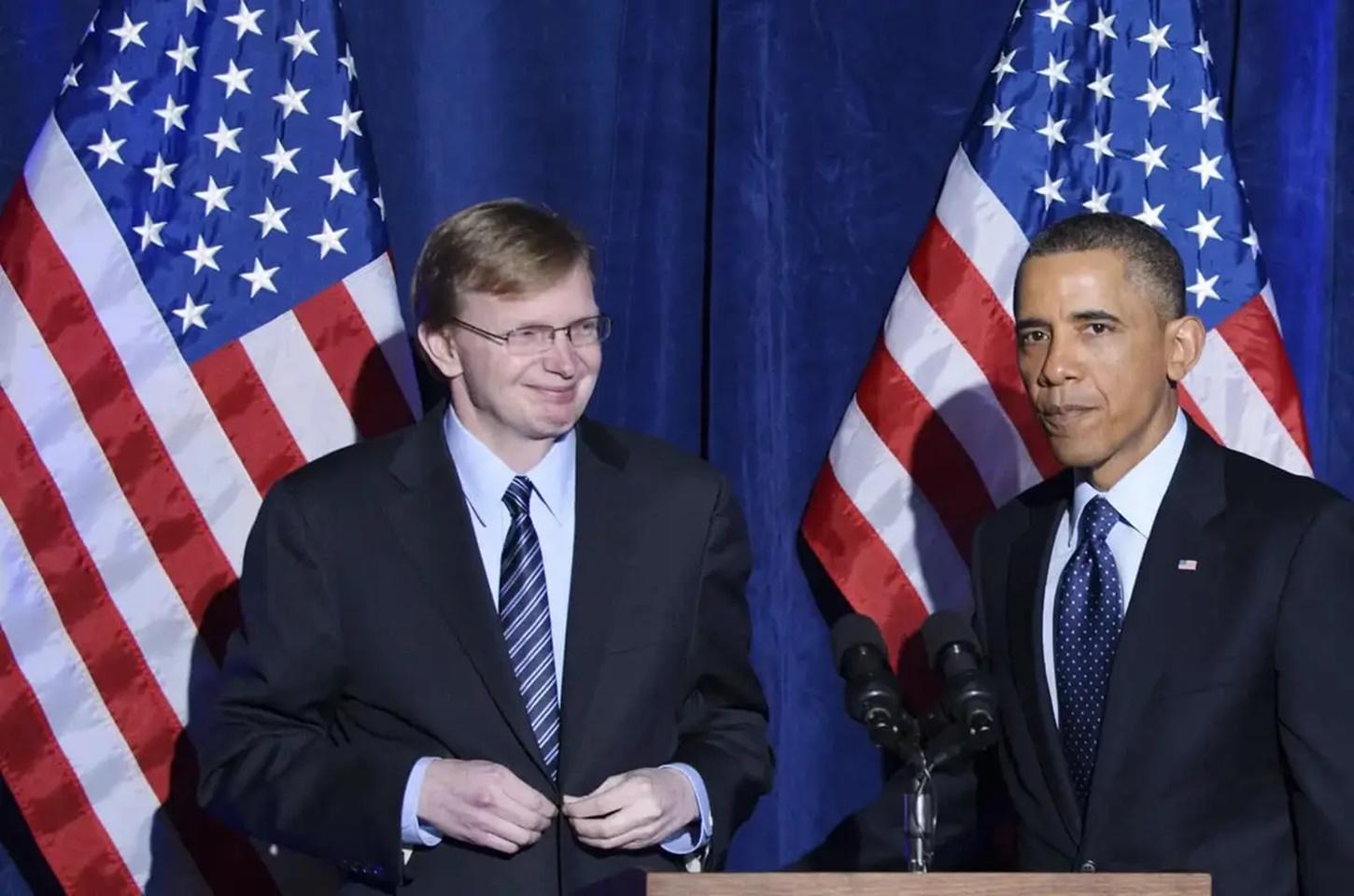 Ex-gerente de campanha de Obama, Jim Messina, alerta que dados de votação antecipada são “um pouco assustadores” para Harris