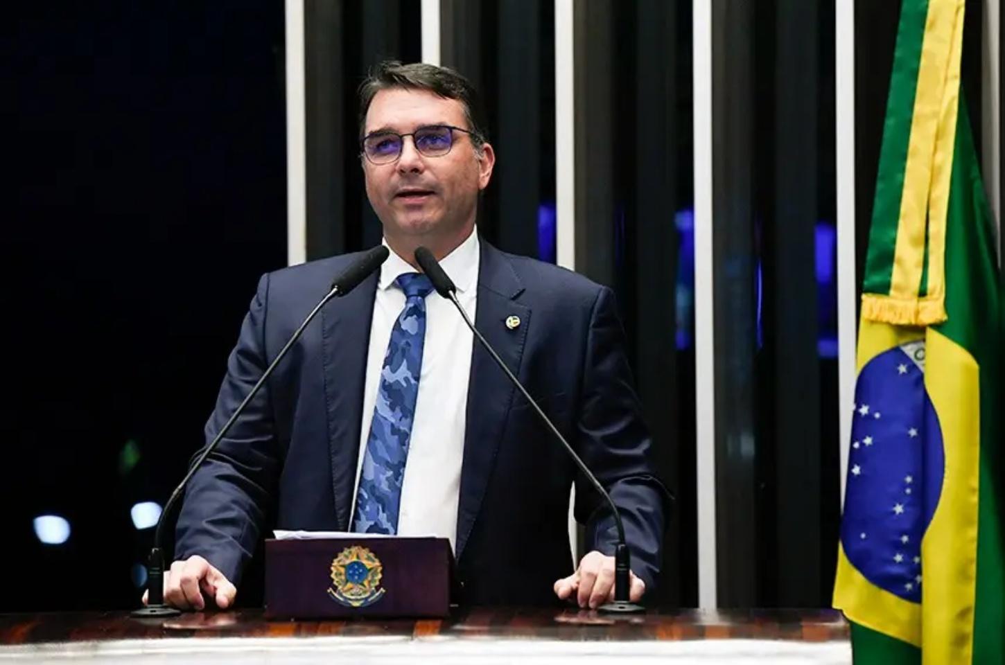 O recado de Flávio Bolsonaro a Alexandre de Moraes