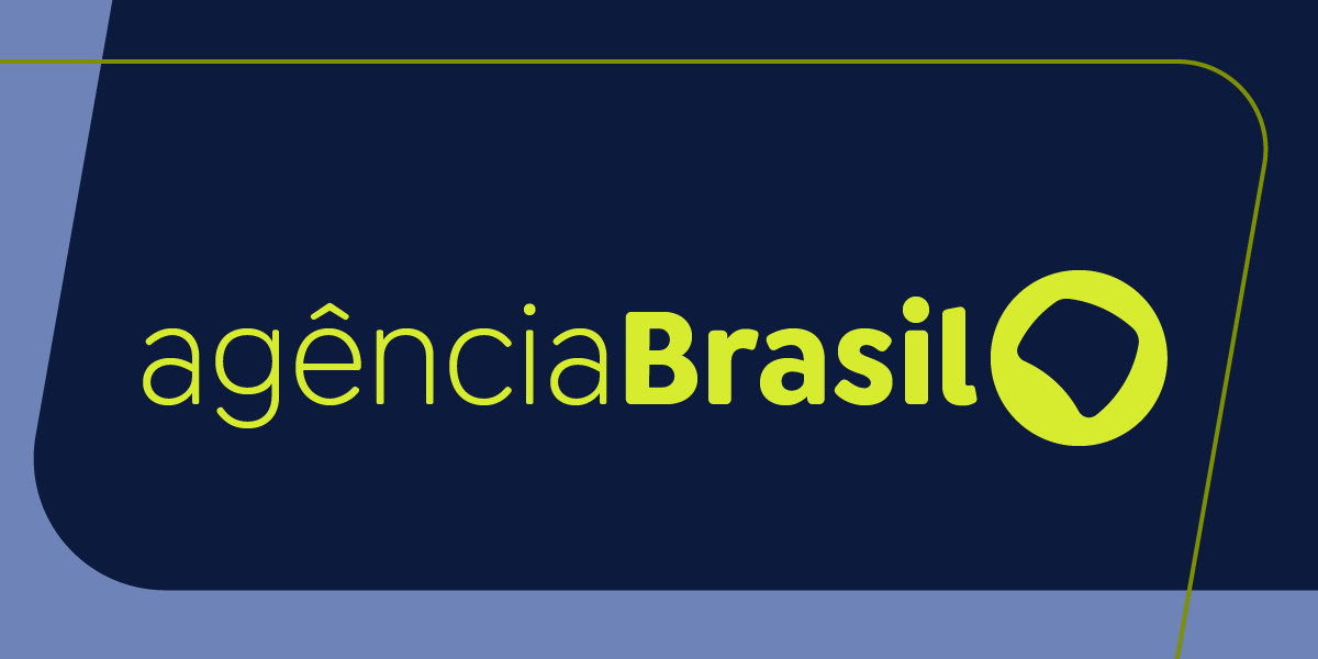 Reitor da UFRJ protesta contra corte de água e de energia no campus