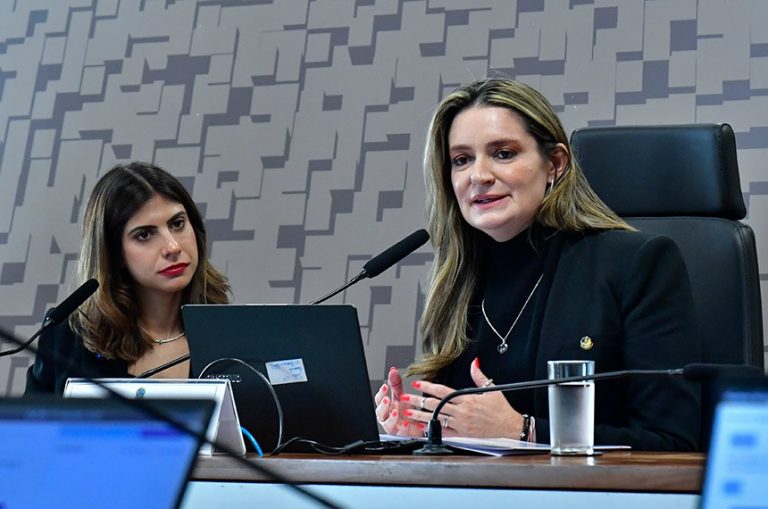 Comissão do Congresso de Combate à Violência contra a Mulher aprova relatório