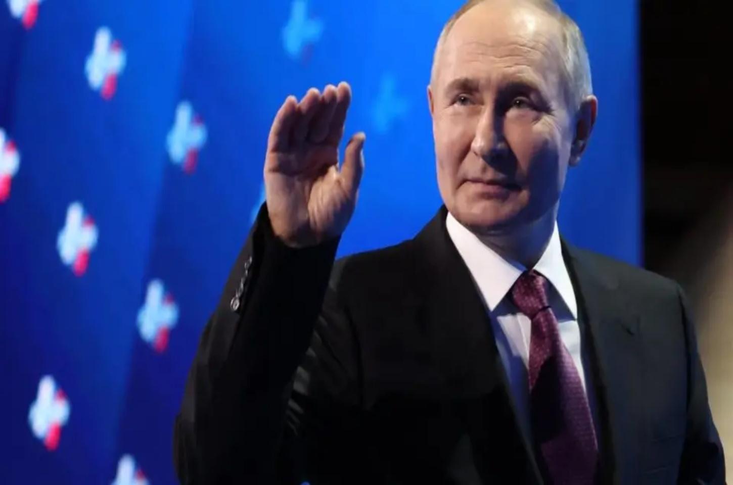 Putin lamenta pela queda do avião que deixou 38 mortos