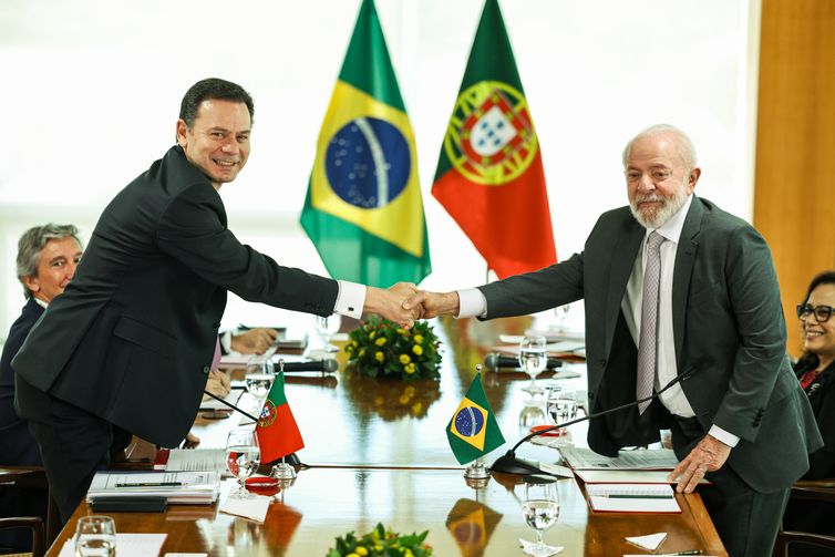 Brasil e Portugal assinam 19 acordos bilaterais