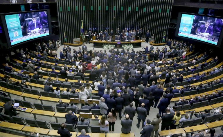 Câmara reúne-se hoje para votar medidas provisórias que liberam crédito para o Rio Grande do Sul