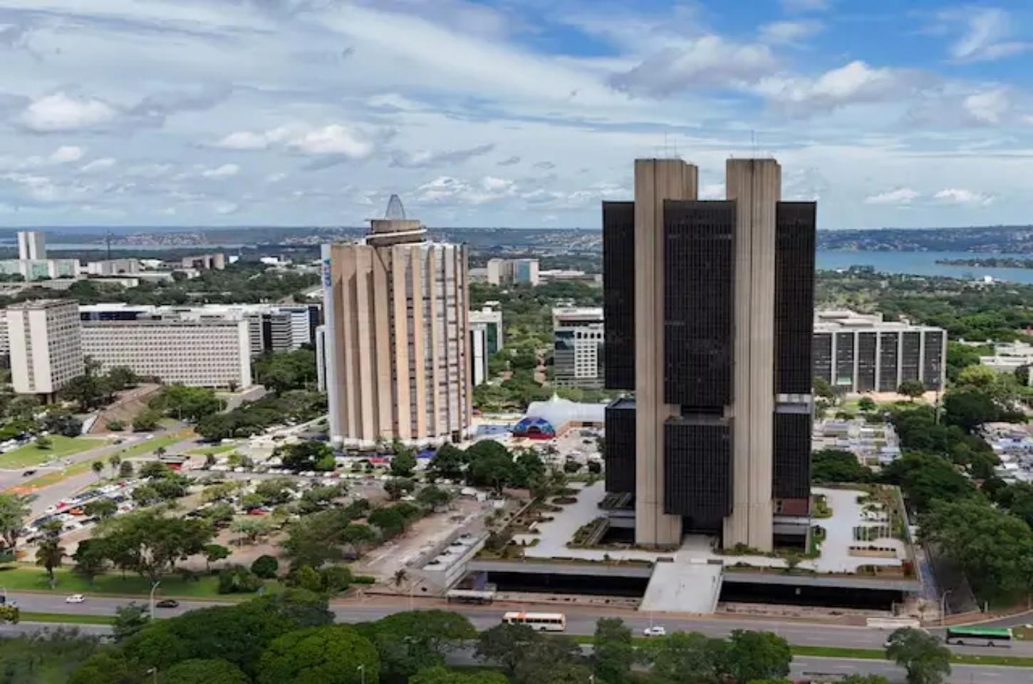 Fundador da XP diz que Brasil vive um cenário pior do que quando Dilma sofreu impeachment