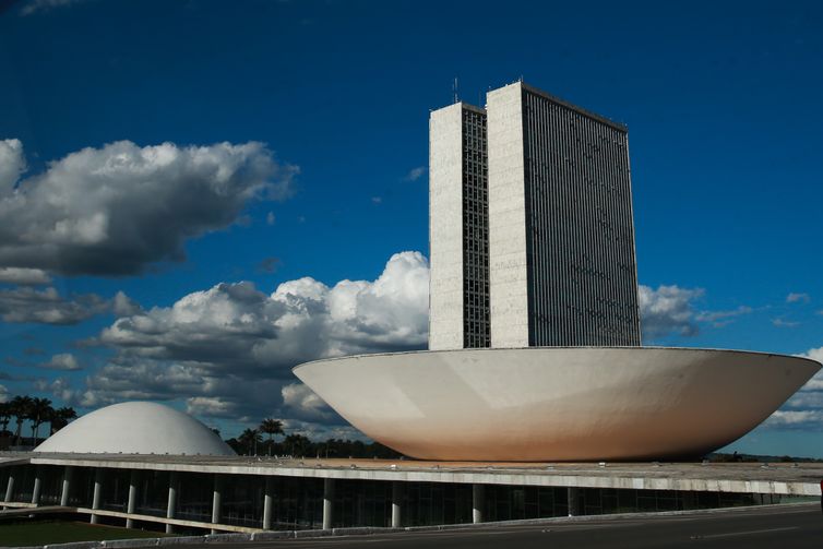 Votação do orçamento de 2025 em Comissão é adiada para sexta-feira